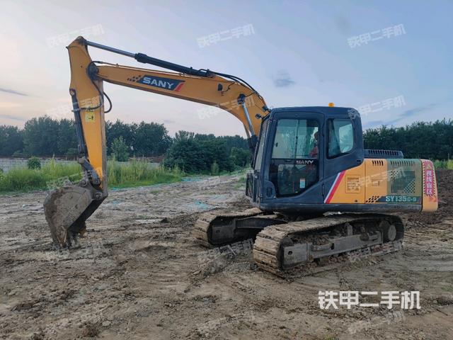 三一重工SY135C挖掘机