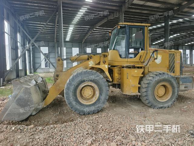 雷沃重工FL955F装载机