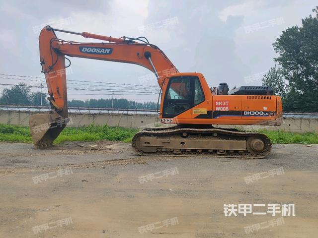 斗山DH300LC-7挖掘机