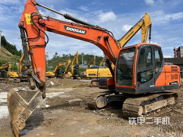 斗山DX130-9C挖掘机