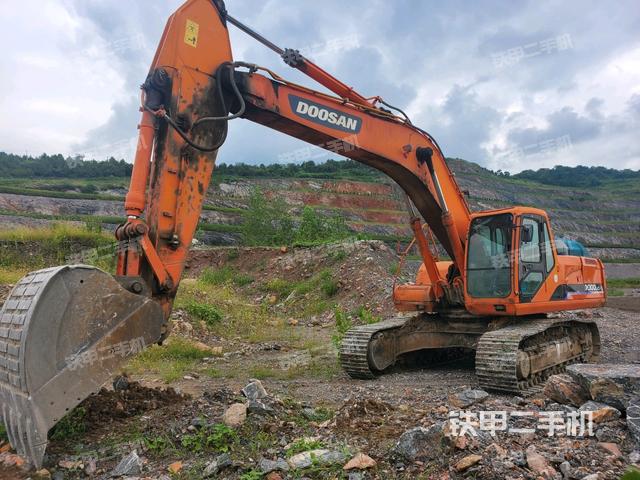 斗山DH300LC-7挖掘机