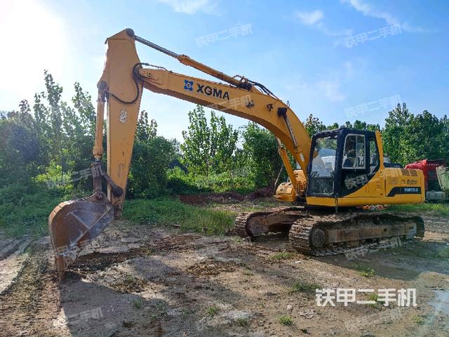 厦工XG822LC挖掘机