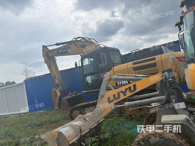 三一重工SY245H挖掘机