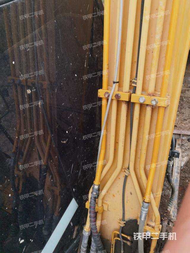 大臂背部俯视（工作和回转装置）