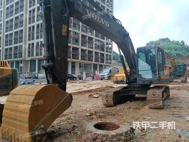 沃尔沃EC200 D挖掘机