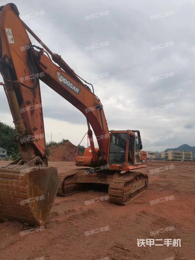 斗山DH370LC-9挖掘机