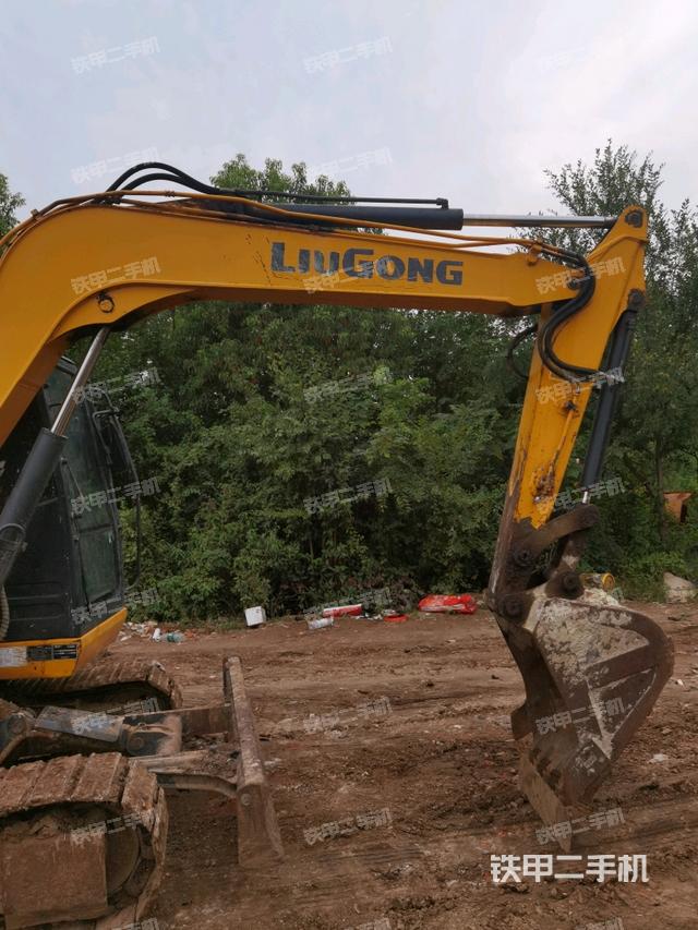 大臂整体 右侧（工作和回转装置）