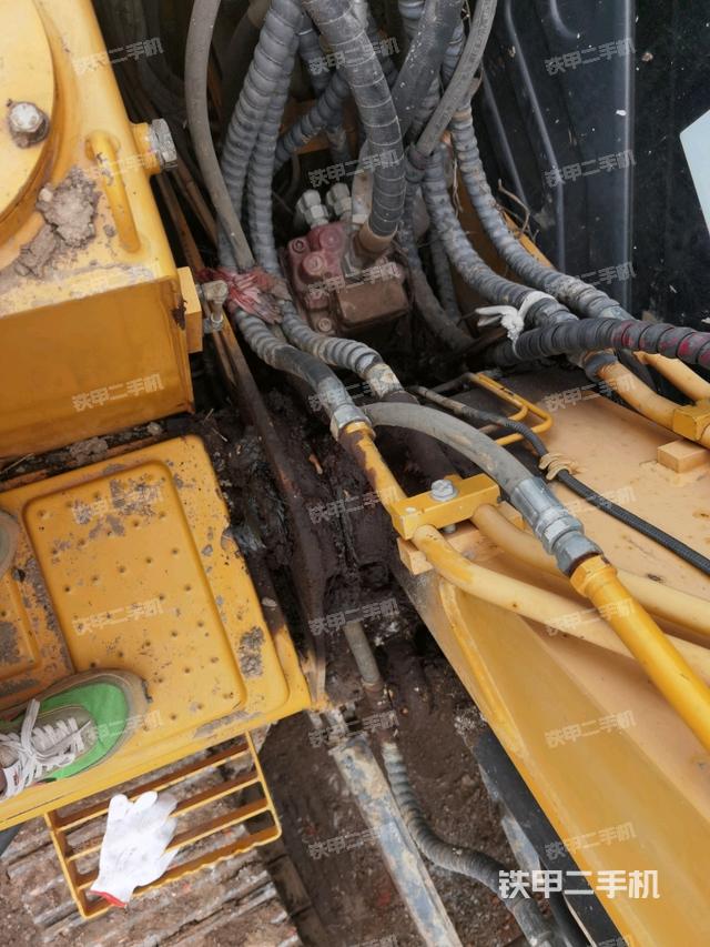 大臂根部 斜（工作和回转装置）