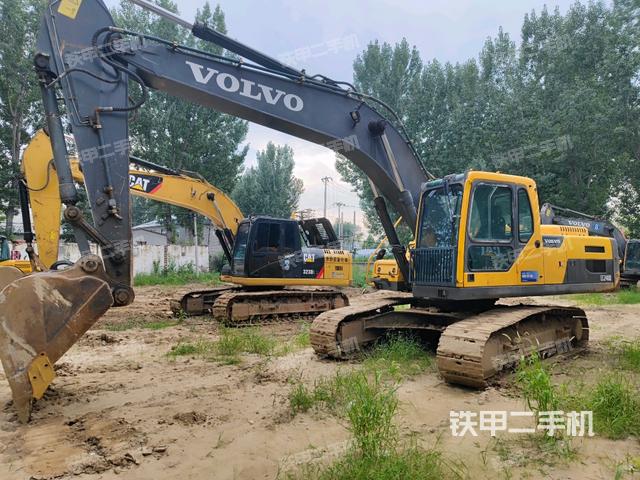 沃尔沃EC240BLC挖掘机