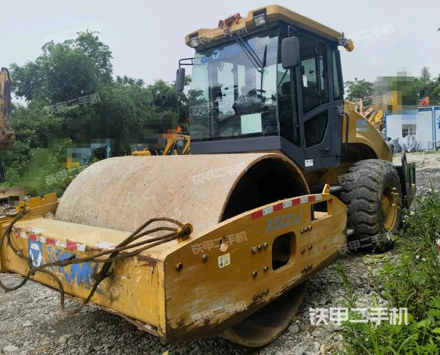 徐工XS223J压路机