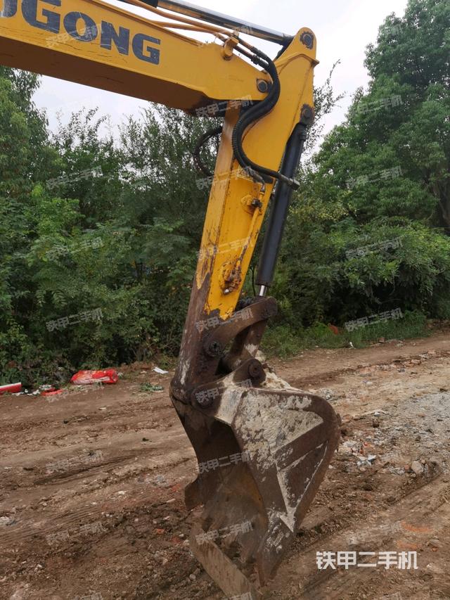 小臂整体左后（工作和回转装置）