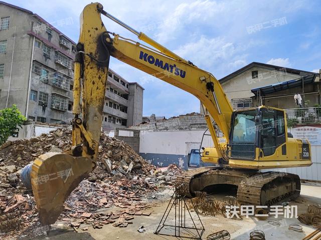 小松PC210-8M0挖掘机