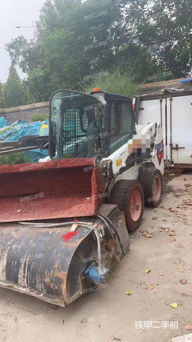 山猫S550滑移装载机