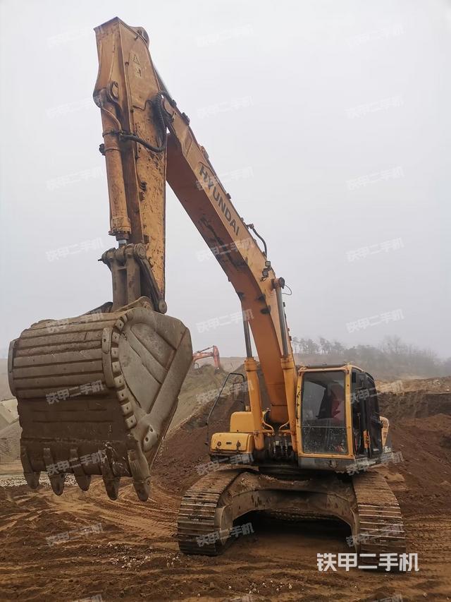 现代R385LC-9T挖掘机