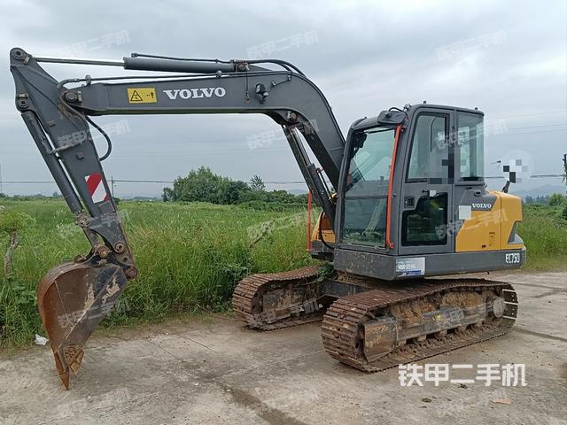 沃尔沃EC75D挖掘机