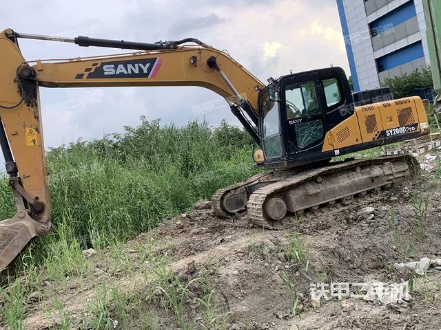 三一重工SY200C挖掘机