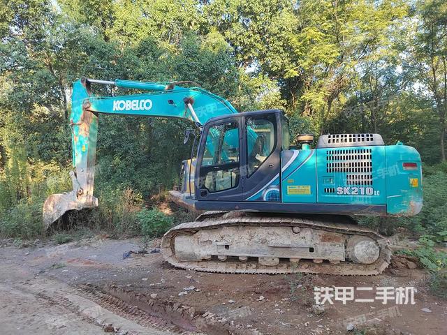 神钢SK200-10挖掘机