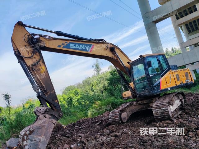 三一重工SY200C挖掘机