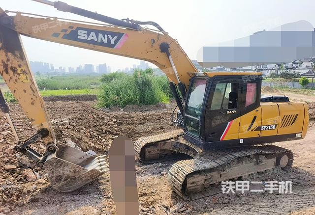 三一重工SY215C挖掘机