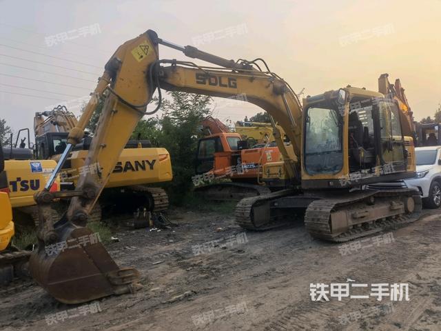 山东临工E6135F挖掘机