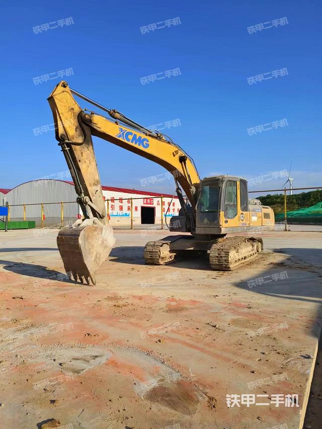 徐工XE215D挖掘机