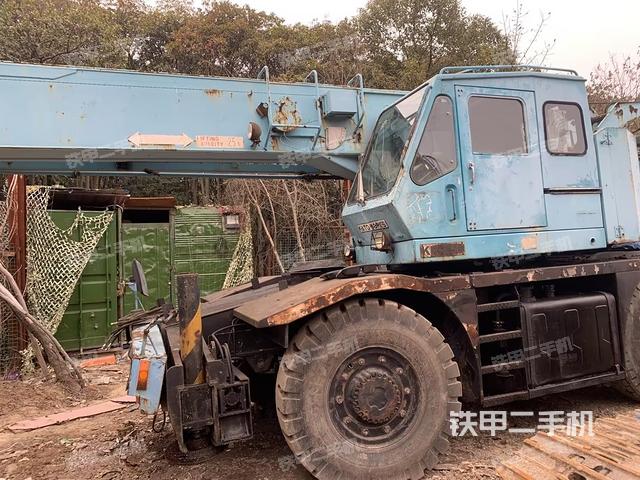 加藤NK250E起重机