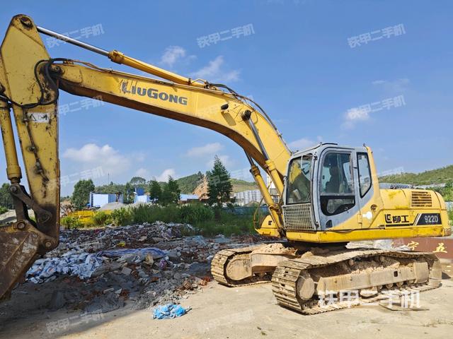 柳工CLG925D挖掘机