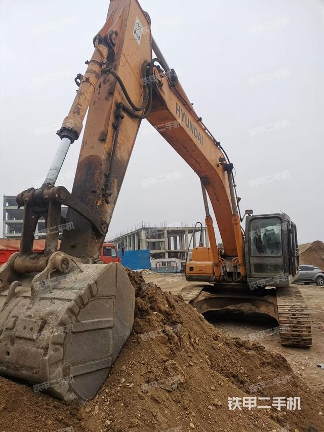 现代R305LC-7挖掘机