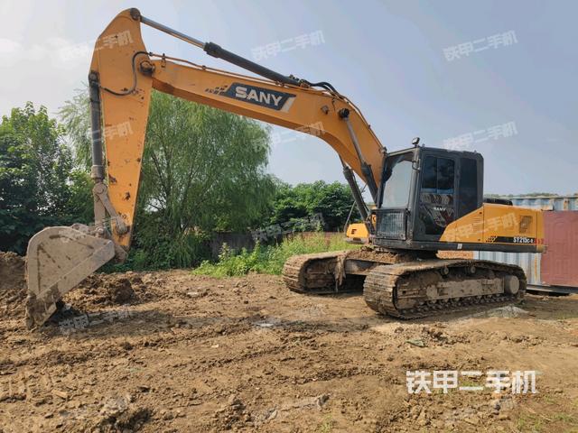 三一重工SY215C挖掘机