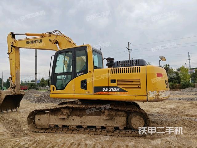 山推SE210W挖掘机的设备实拍-第3张实拍照片