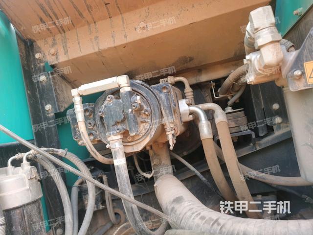 液壓泵斜45?右(大件艙室) 液壓泵斜45?右(大件艙室)