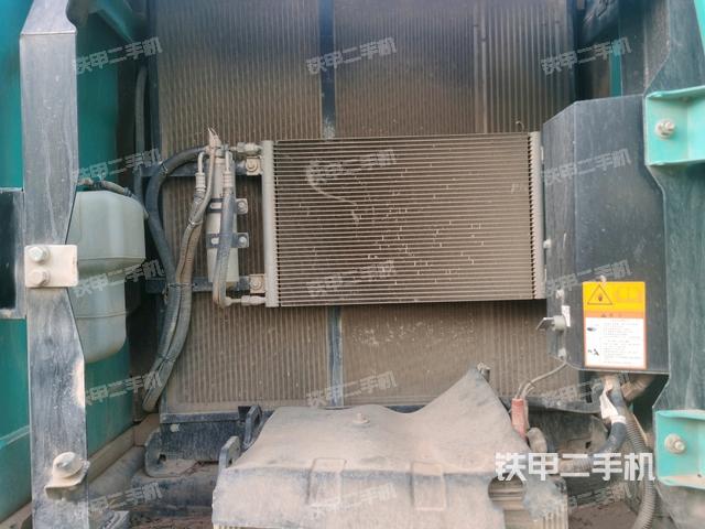散熱器正面(大件艙室) 散熱器正面(大件艙室)