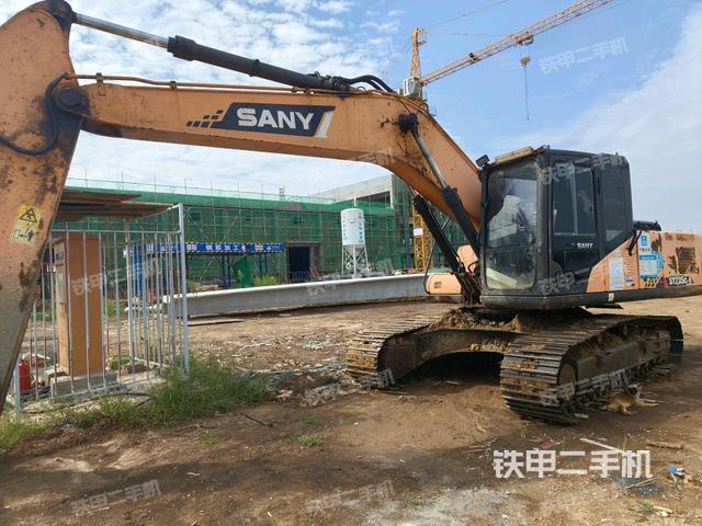 三一重工SY215C挖掘机