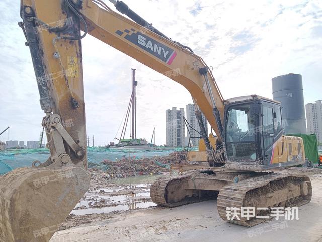 三一重工SY215C挖掘机