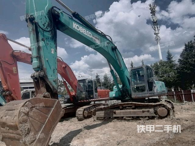 神钢SK330-8挖掘机
