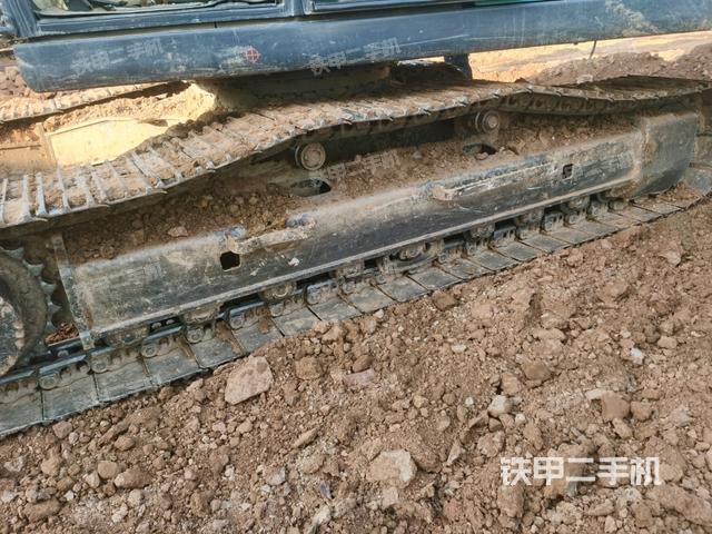 右側(cè)履帶整體(行走機(jī)構(gòu)) 右側(cè)履帶整體(行走機(jī)構(gòu))
