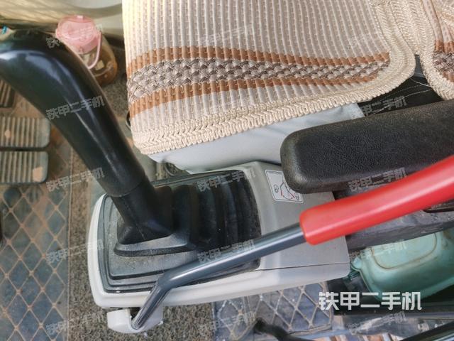 座椅右側(cè)控制臺(tái)/鑰匙門/油門/含右手柄(駕駛室部分) 座椅右側(cè)控制臺(tái)/鑰匙門/油門/含右手柄(駕駛室部分)