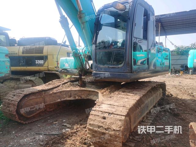 神钢SK260LC-8挖掘机