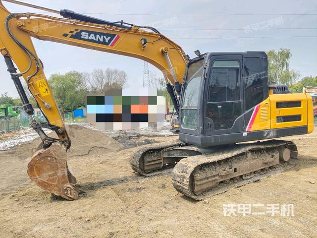 三一重工SY135C挖掘机