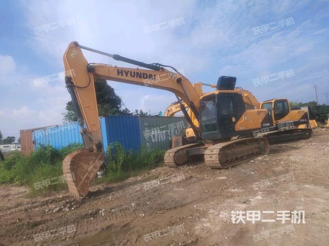 现代R215VS挖掘机