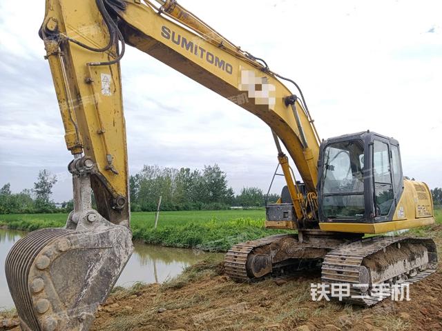 住友SH210-5挖掘机