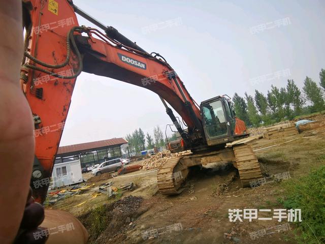 斗山DX520LC-9C挖掘机
