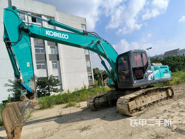 神钢SK210LC-8挖掘机