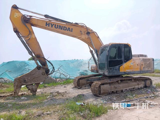 现代R225LVS挖掘机
