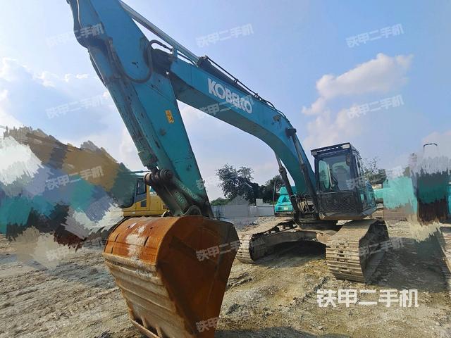 神钢SK270XD-10挖掘机