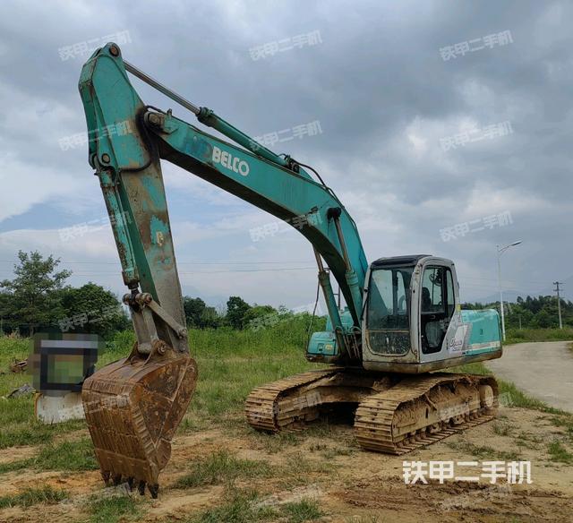 神钢SK200-6E挖掘机