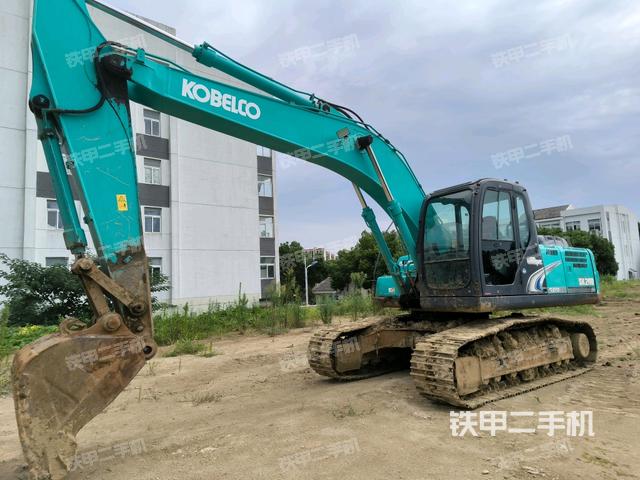 神钢SK200-8挖掘机