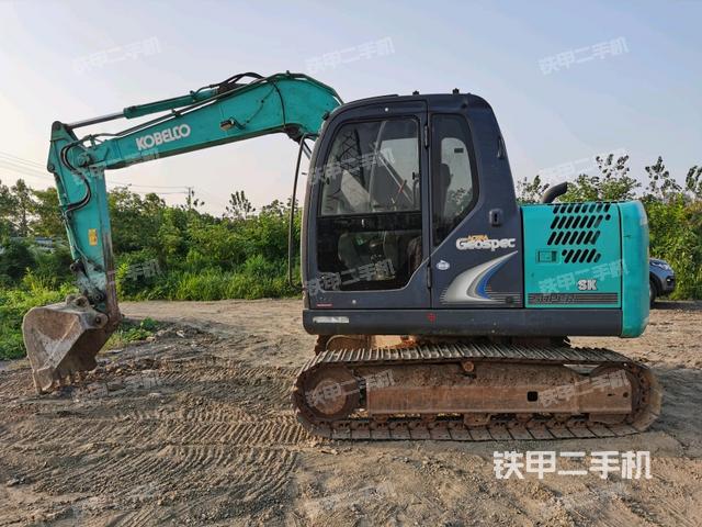 神钢SK75-8挖掘机