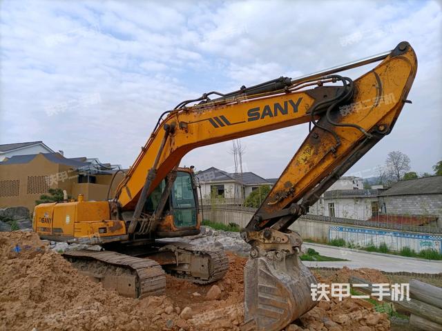 三一重工SY215C挖掘机