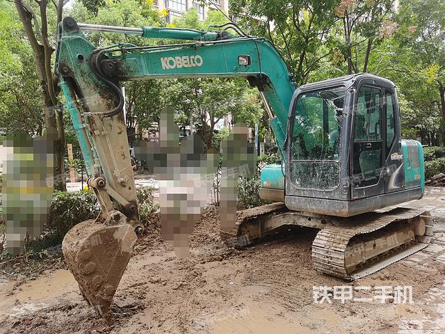 神钢SK75-8挖掘机